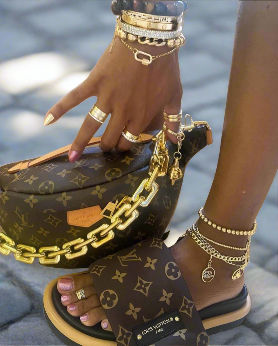 2-Piece Sandal & Crossbody Bag Set – Monogram Slide Sandals with Chain Detail Bag – Luxury Summer Matching Set