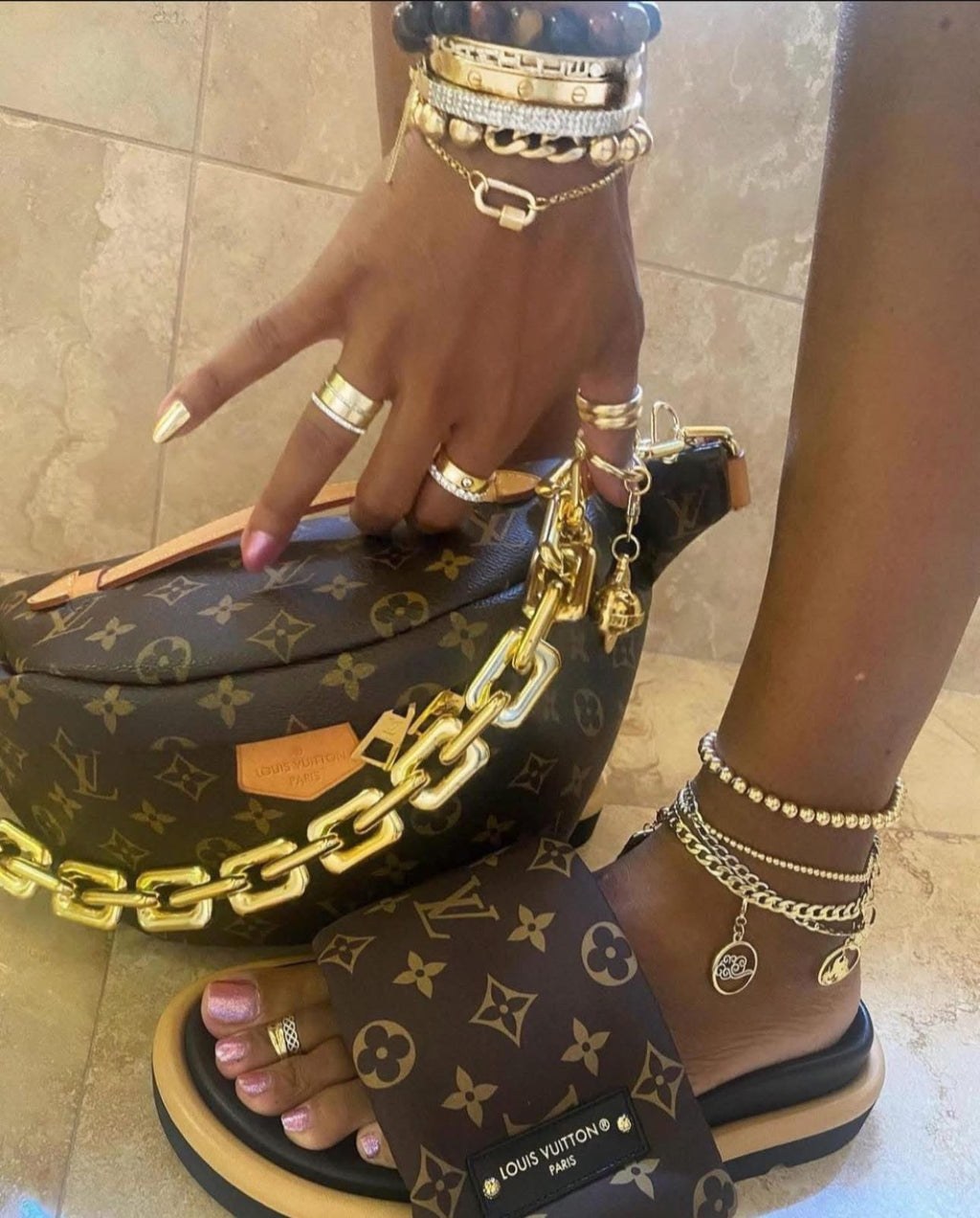 2-Piece Sandal & Crossbody Bag Set – Monogram Slide Sandals with Chain Detail Bag – Luxury Summer Matching Set